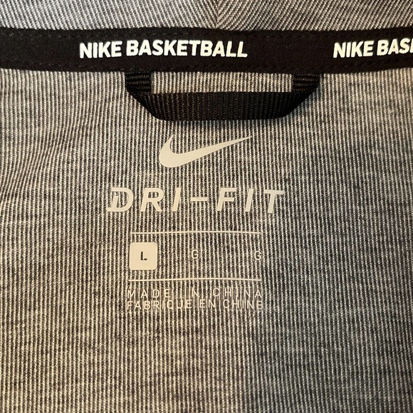 NIKE Men’s Basketball Jacket Gray Black Polyester Cotton Hooded - Picture 3 of 5